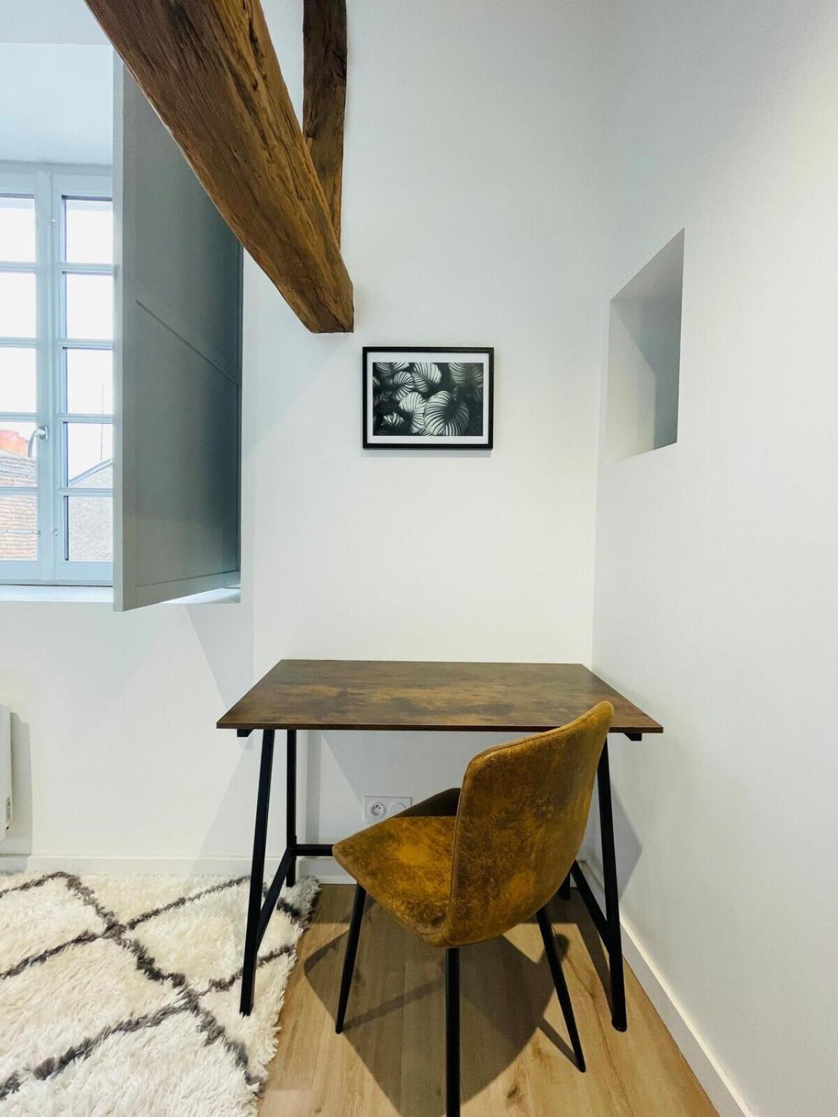 Casa : L'eclat De La Doutre *